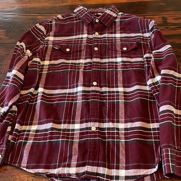 American Eagle Men's Super Soft Flannel Shirt Burgundy and Grey Plaid - Picture 2 of 8